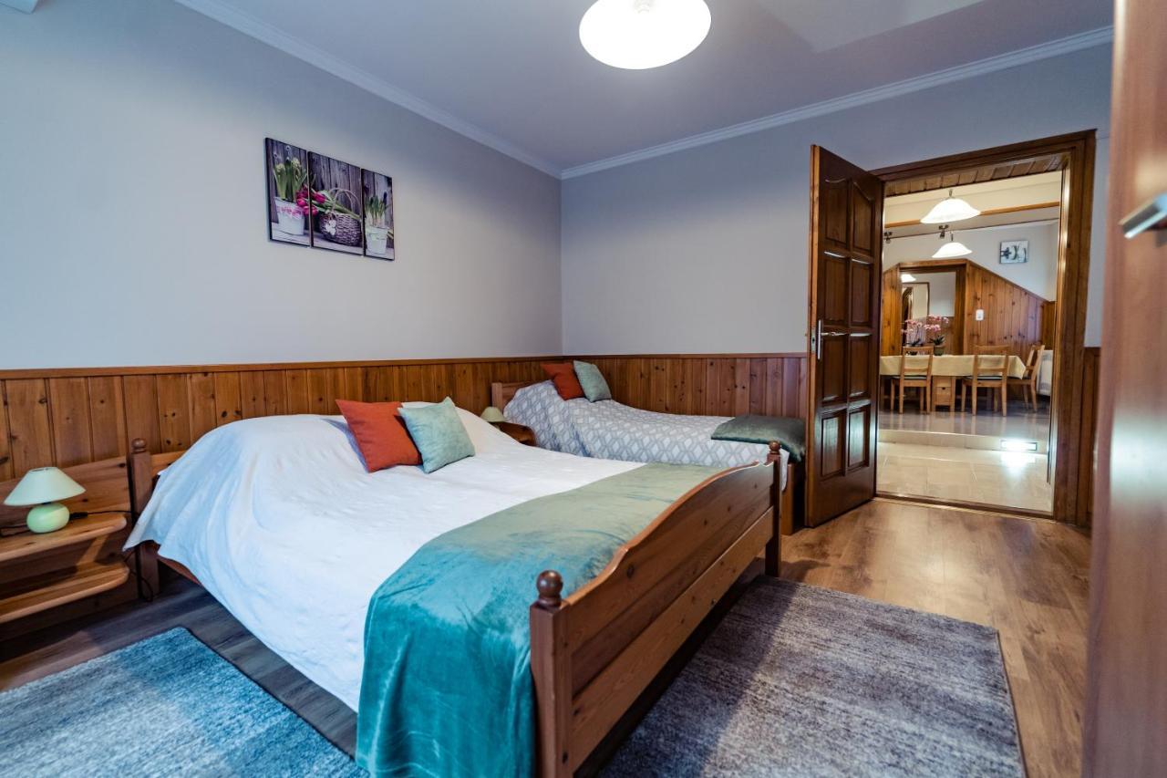 Estike Apartman Дьюла Екстер'єр фото