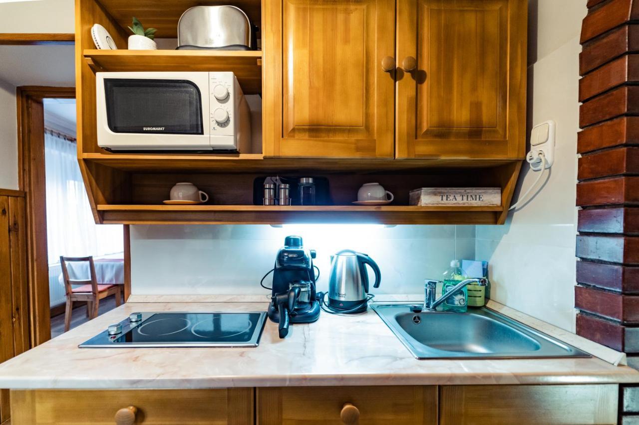 Estike Apartman Дьюла Екстер'єр фото