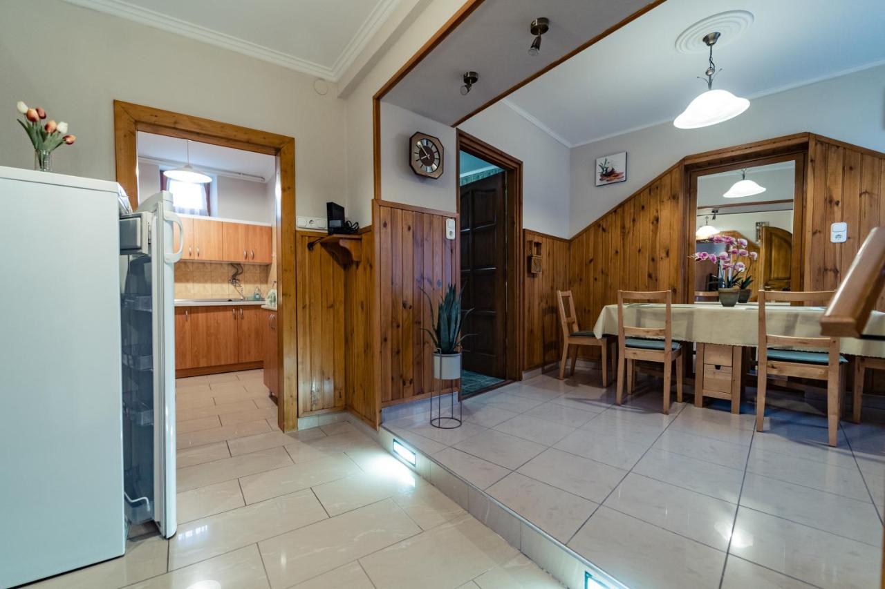 Estike Apartman Дьюла Екстер'єр фото
