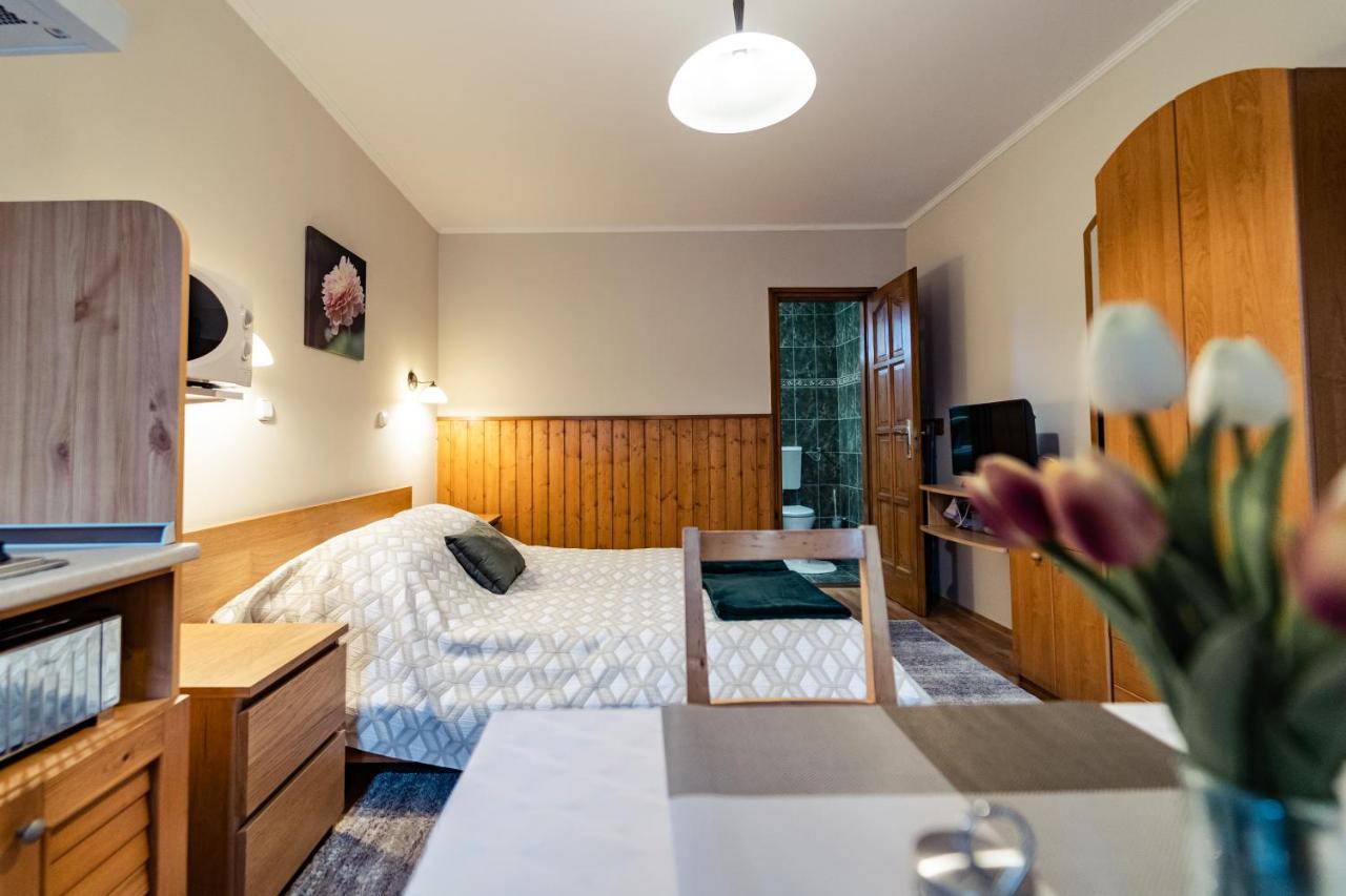 Estike Apartman Дьюла Екстер'єр фото