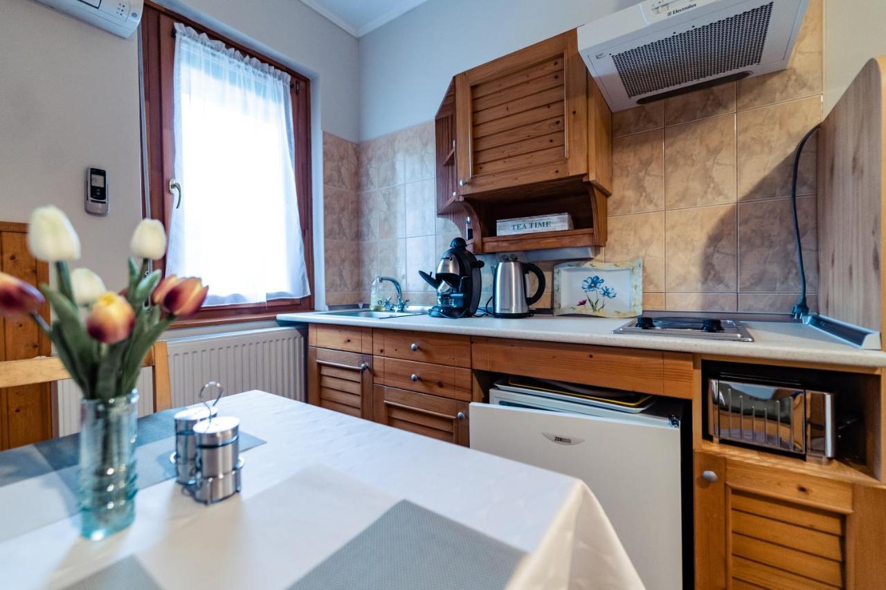 Estike Apartman Дьюла Екстер'єр фото